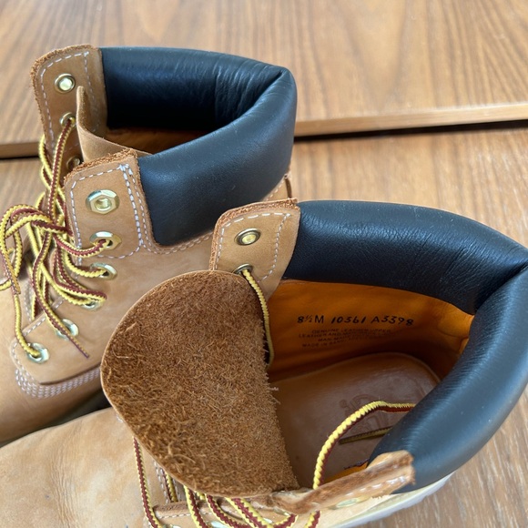 Boots - Picture 4 of 4